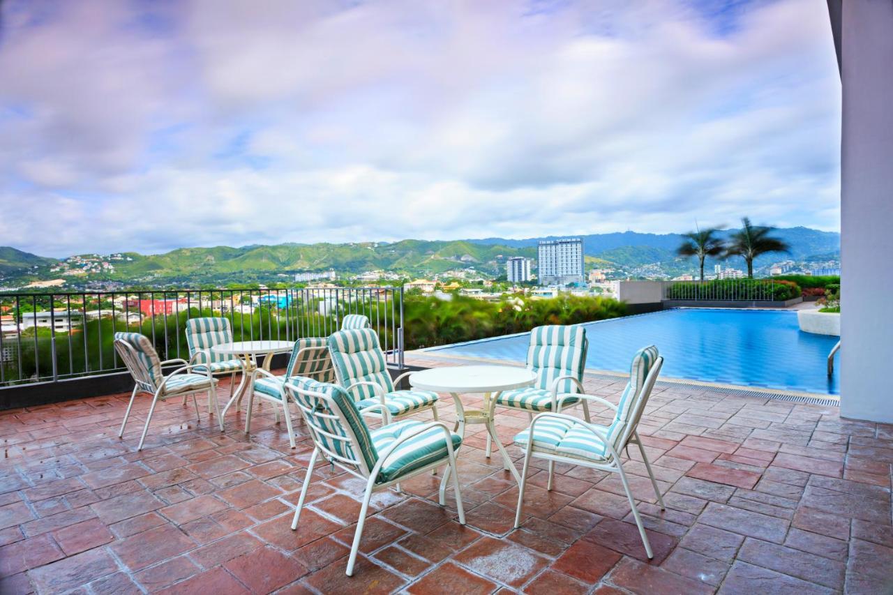 Eon Centennial Soho Hotel Cebu Kültér fotó